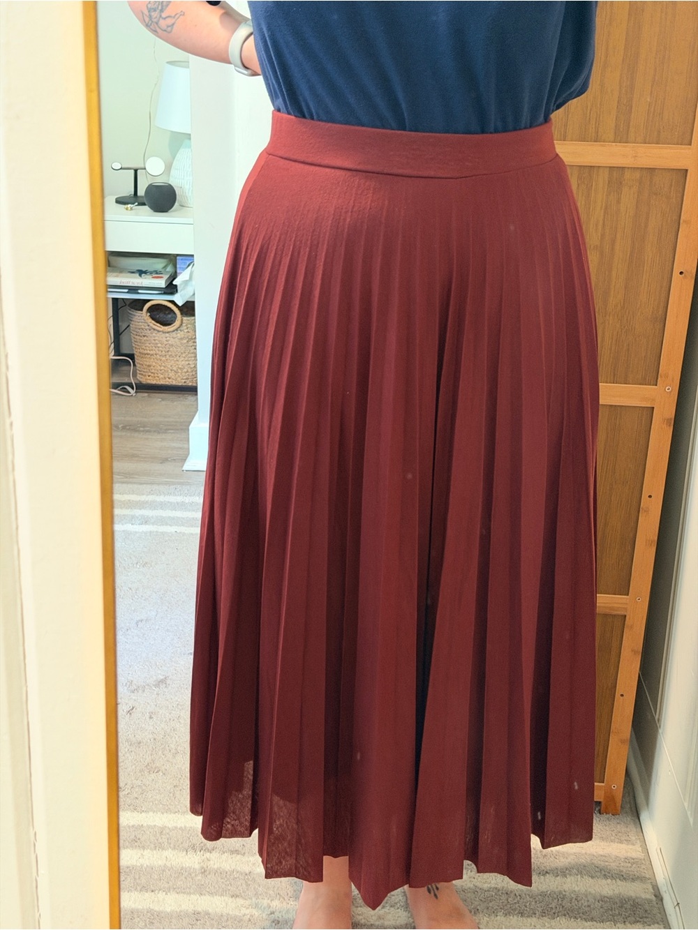 Women's Midi Pleated Skirt in Deep Burgundy